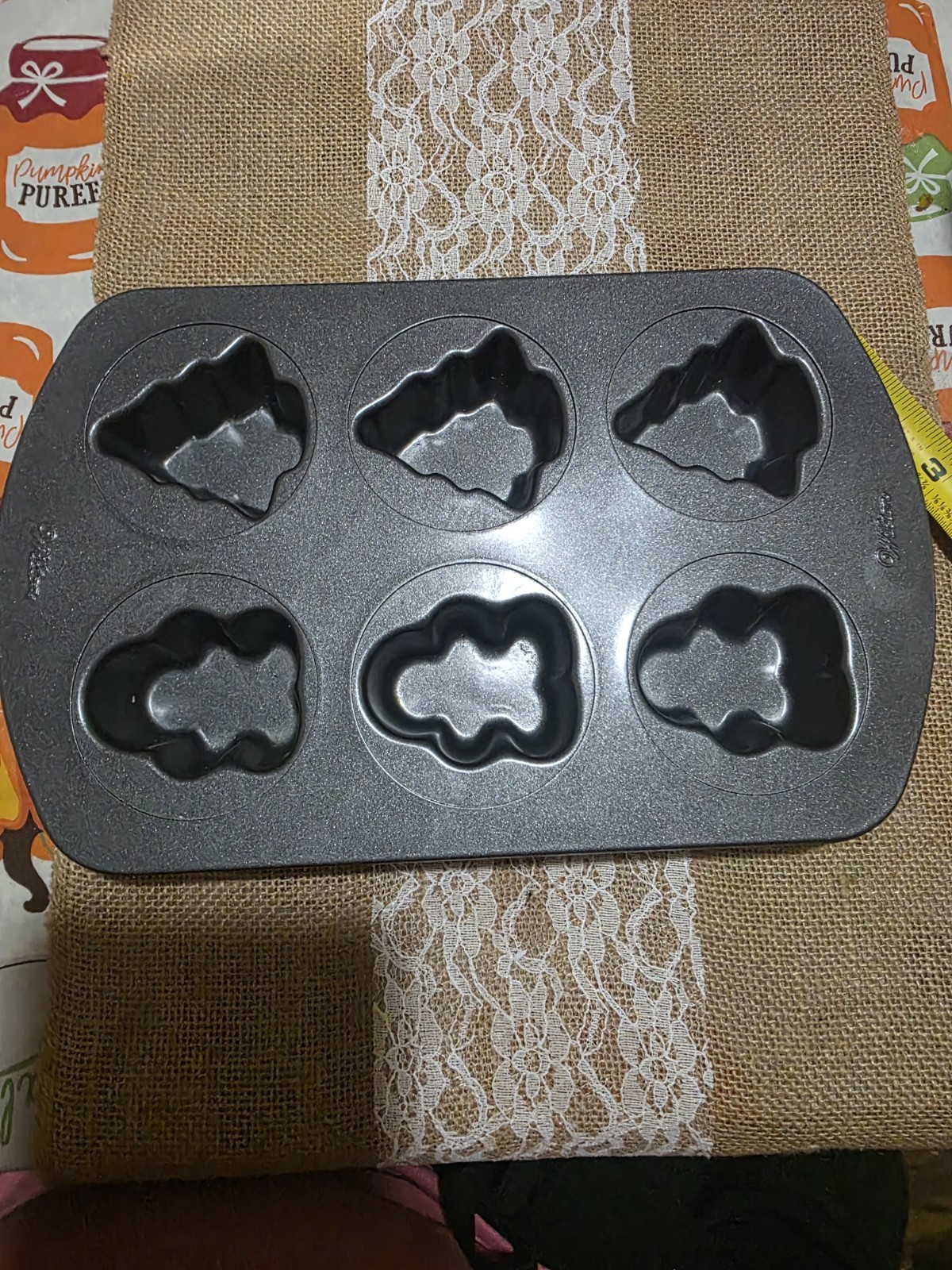 Wilton Christmas Tree Gingerbread Man 6-Cavity Mini Cake Muffin Pan Holiday