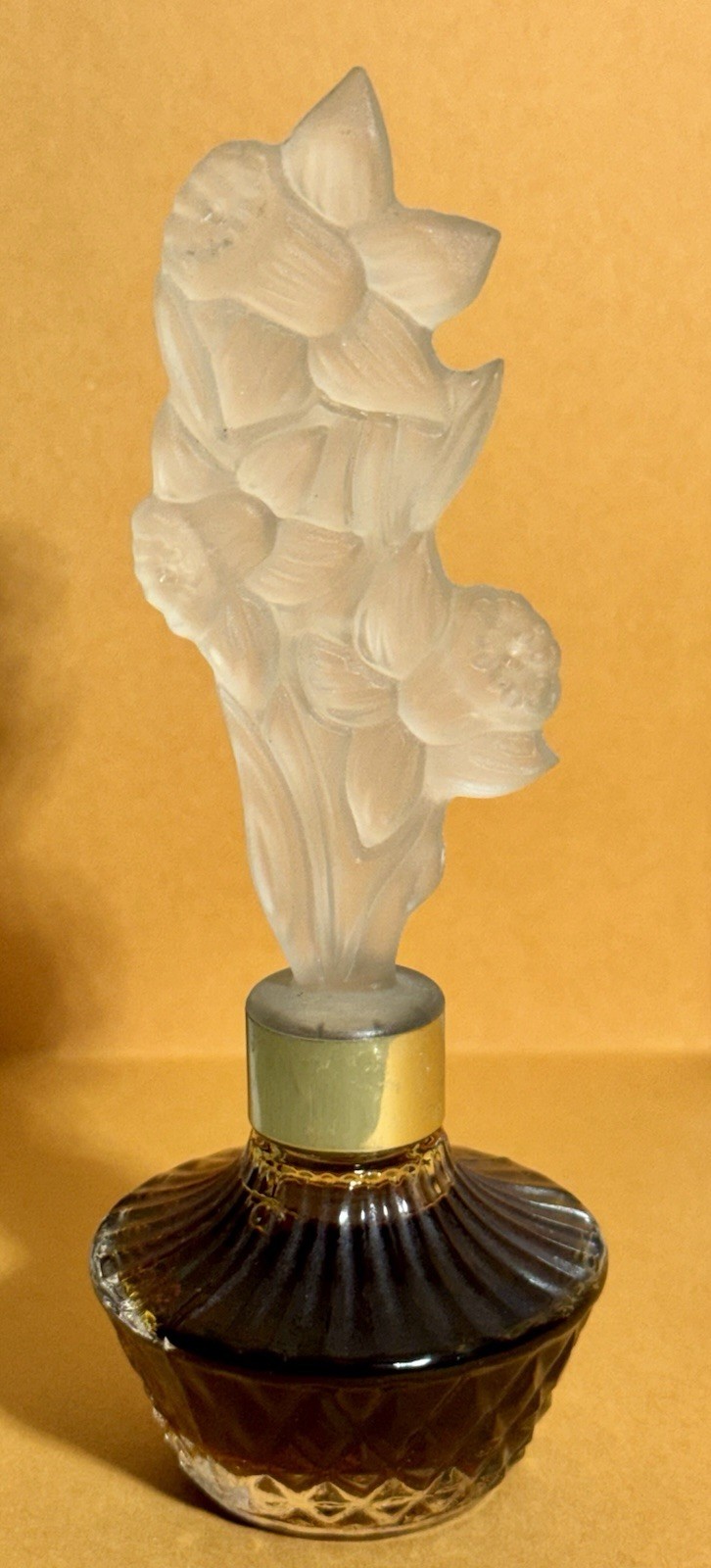 Vintage Avon Unforgettable Perfume Oil For Bath & Body - Full Bottle - Daffodils Vintage Avon Unforgettable Perfume Oil For Bath & Body - Full Bottle - Daffodils