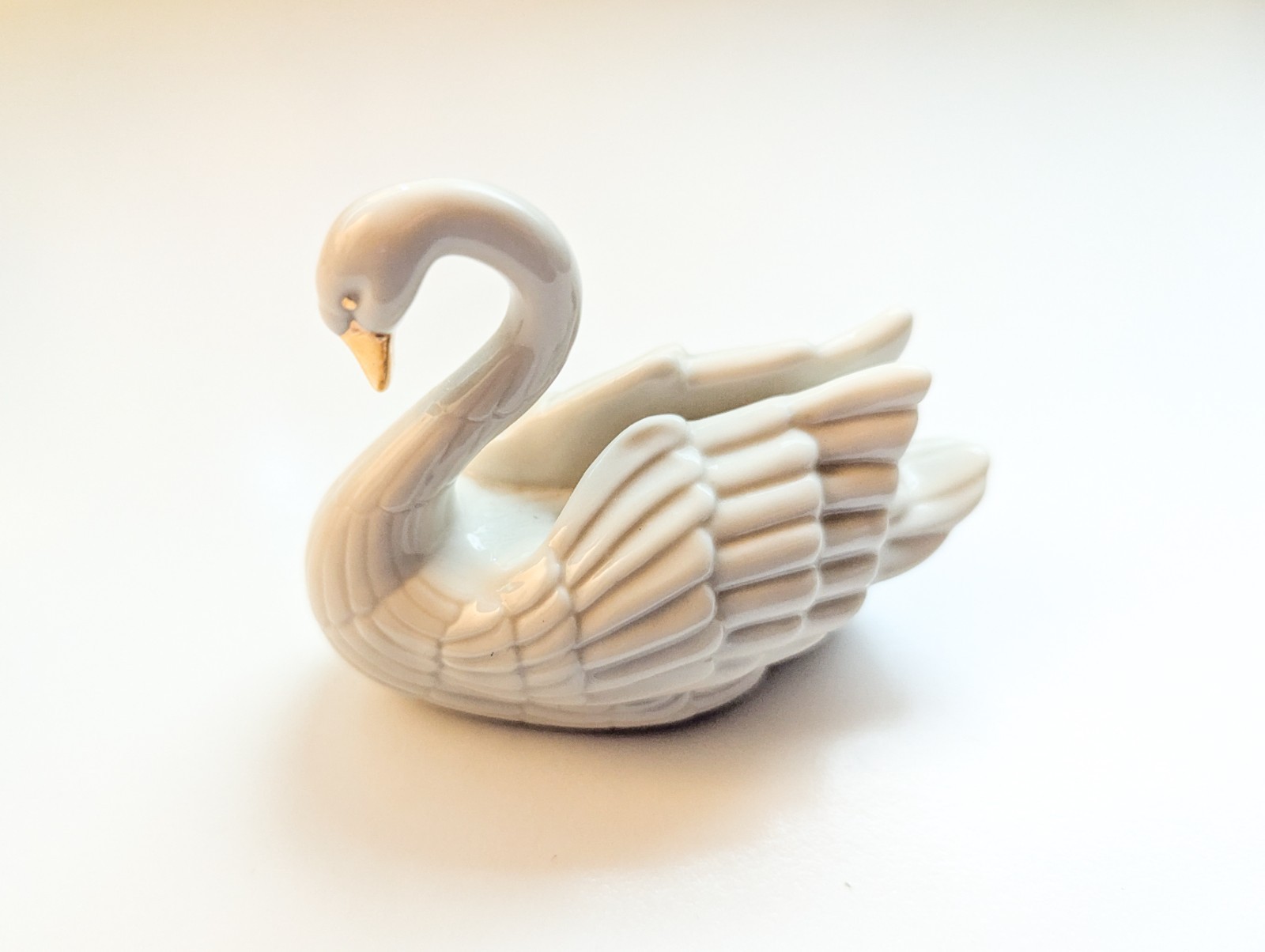 Lenox Swan - Gold Beak - Place Card Holder Cake Topper Porcelain