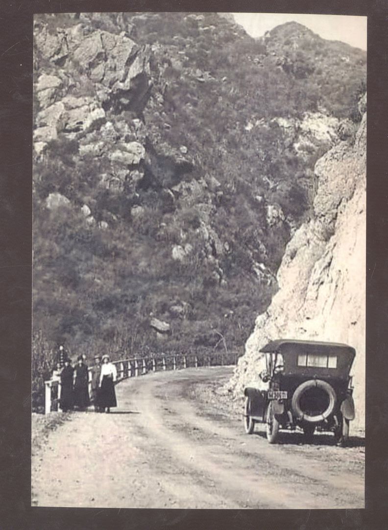 REAL PHOTO TOPANGA CANYON HIGHWAY OLD CAR 1920 CALIFORNIA POSTCARD COPY