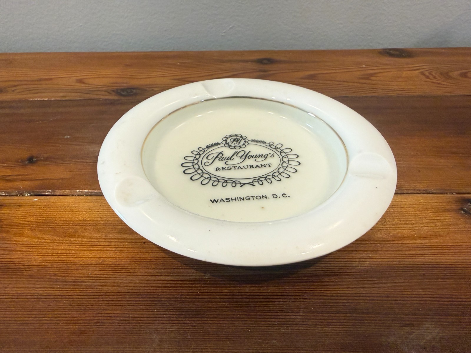 VNTG Paul Youngs Restaurant Ashtray Washington DC JFK Gold Trim MCM