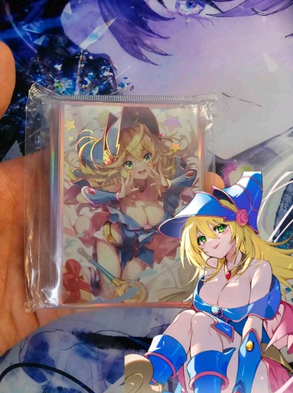 (1x60PCS) Holographic Yu-Gi-Oh Dark Magician Girl Card Sleeves TCG (63x90mm)