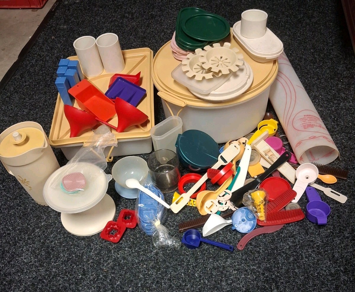 Vintage Tupperware Assorted Lot Cake Holders Pitcher, All In Picture Is Included Vintage Tupperware Assorted Lot Cake Holders Pitcher, All In Picture Is Included