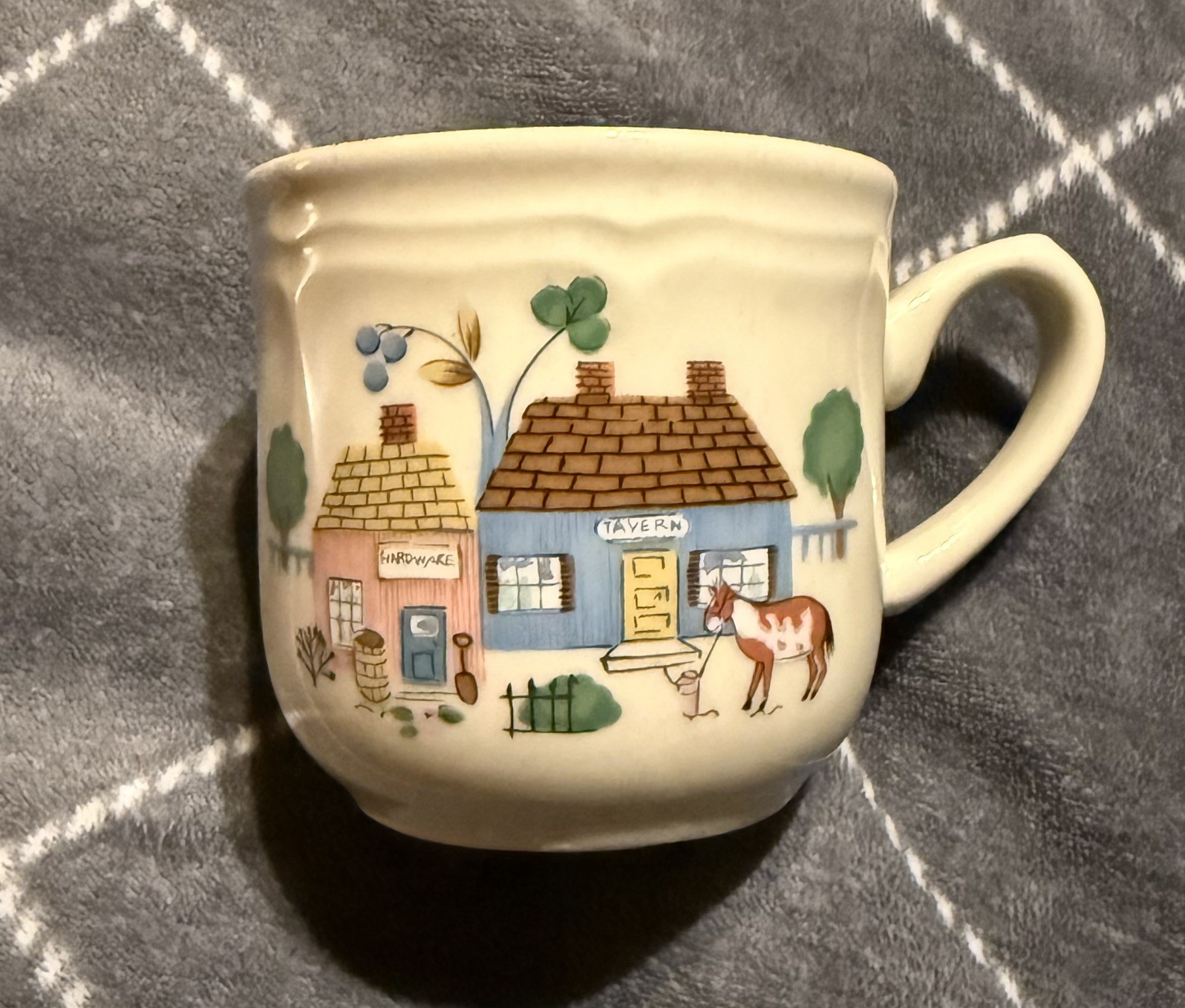 Vintage 1994 INTERNATIONAL TABLEWORKS HEARTLAND VILLAGE #105 Coffee/Tea Cup