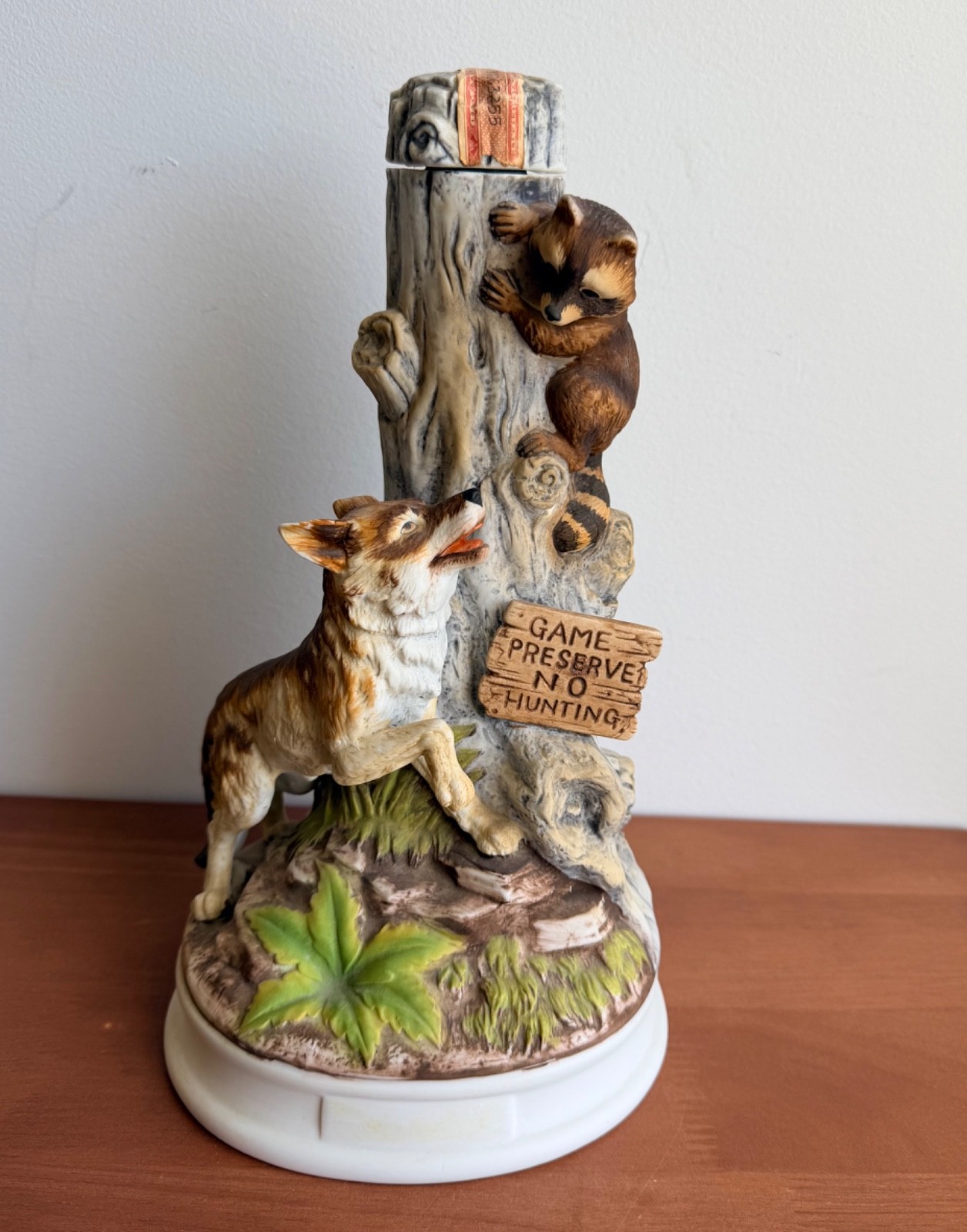 VINTAGE HOFFMAN DISTILLERY WILDLIFE SERIES EMPTY DECANTER, WOLF & RACCOON VINTAGE HOFFMAN DISTILLERY WILDLIFE SERIES EMPTY DECANTER, WOLF & RACCOON