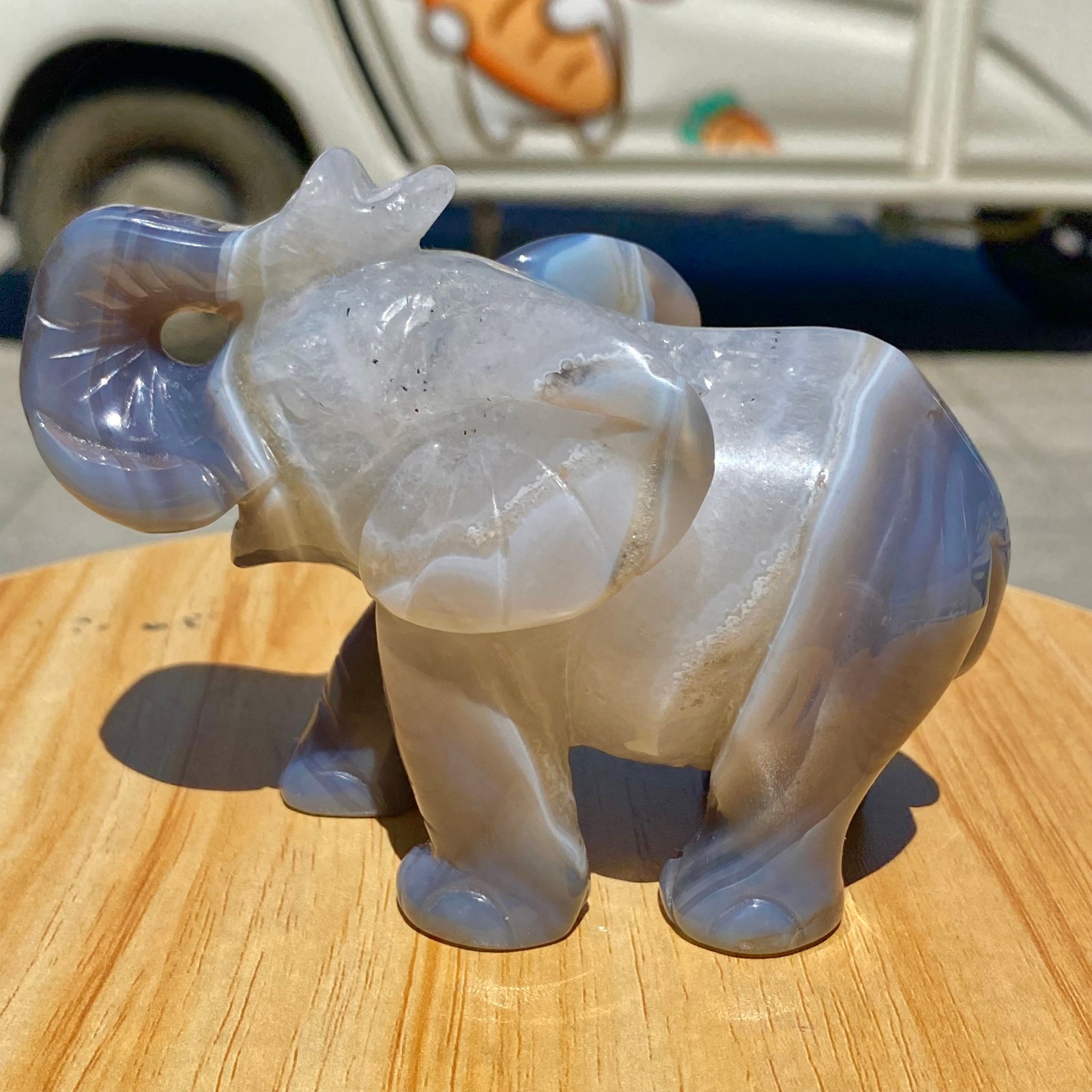 490G Natural agate carved crystal elephant realistic crystal therapy