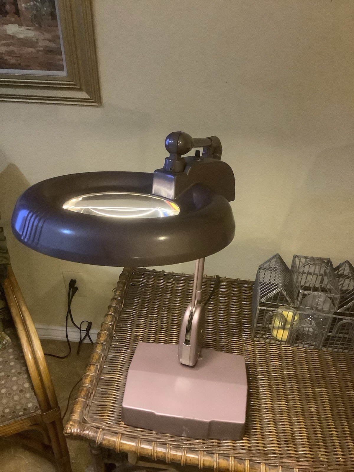 Vintage Dazor M-1470  Floating Magnifying Articulating Desk Lamp Tele Light MCM