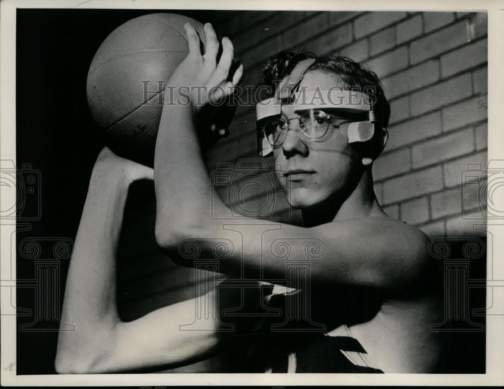 1941 Press Photo Dike Dikeman Southeastern High school basketball - net09323