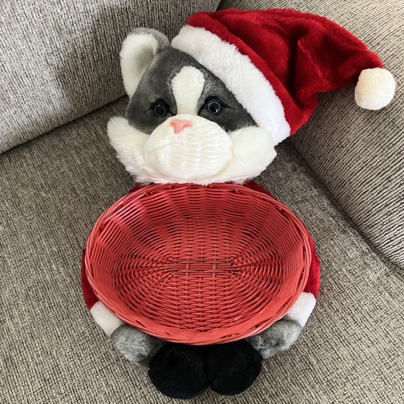 Vtg Red  Christmas Kitty Plush Wicker Basket Santa Cat Storage Holiday Organizer