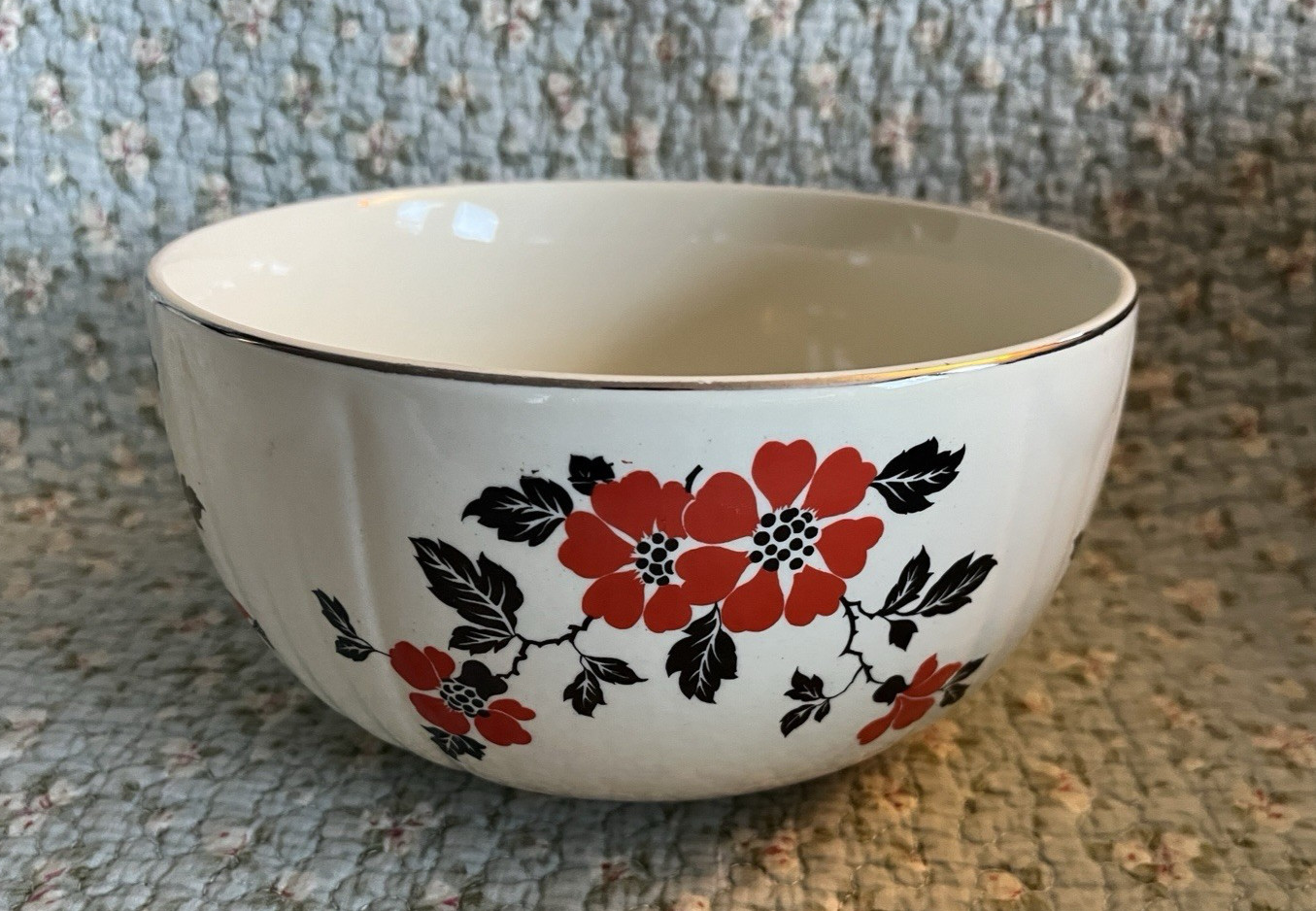 VTG Hall\'s Quality Red Poppy Serving Bowl 7.5\