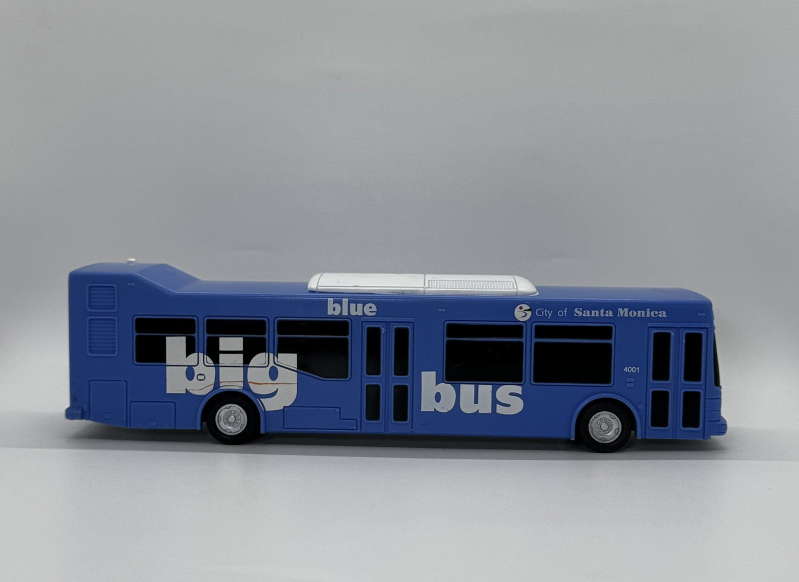 Collectible Toy Model City of Santa Monica Big Blue Transit Bus #4001 1:50 NABI