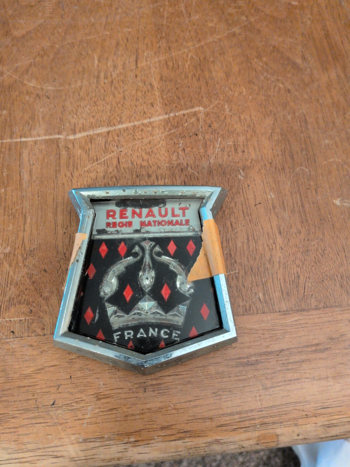 RENAULT DAUPHINE GORDINI REGIE NATIONALE VINTAGE FRENCH CAR BONNET BADGE EMBLEM