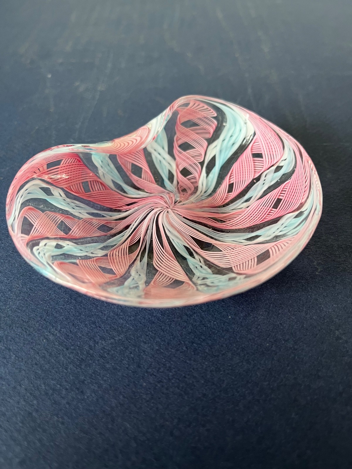 Beautiful small Murano Ribbon Candy Dish ,,Pink ,🩷White,blue ,j63 Beautiful small Murano Ribbon Candy Dish ,,Pink ,🩷White,blue ,j63