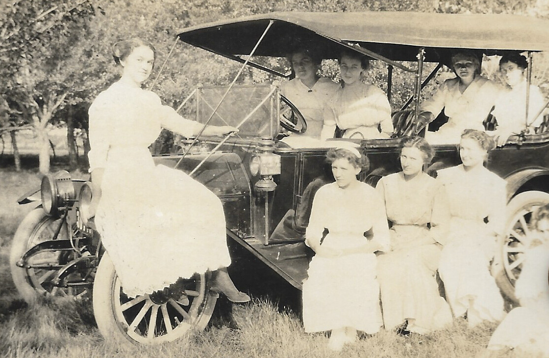 c1912 old classic car with lotsa upper class college girls; RPPC real photo card
