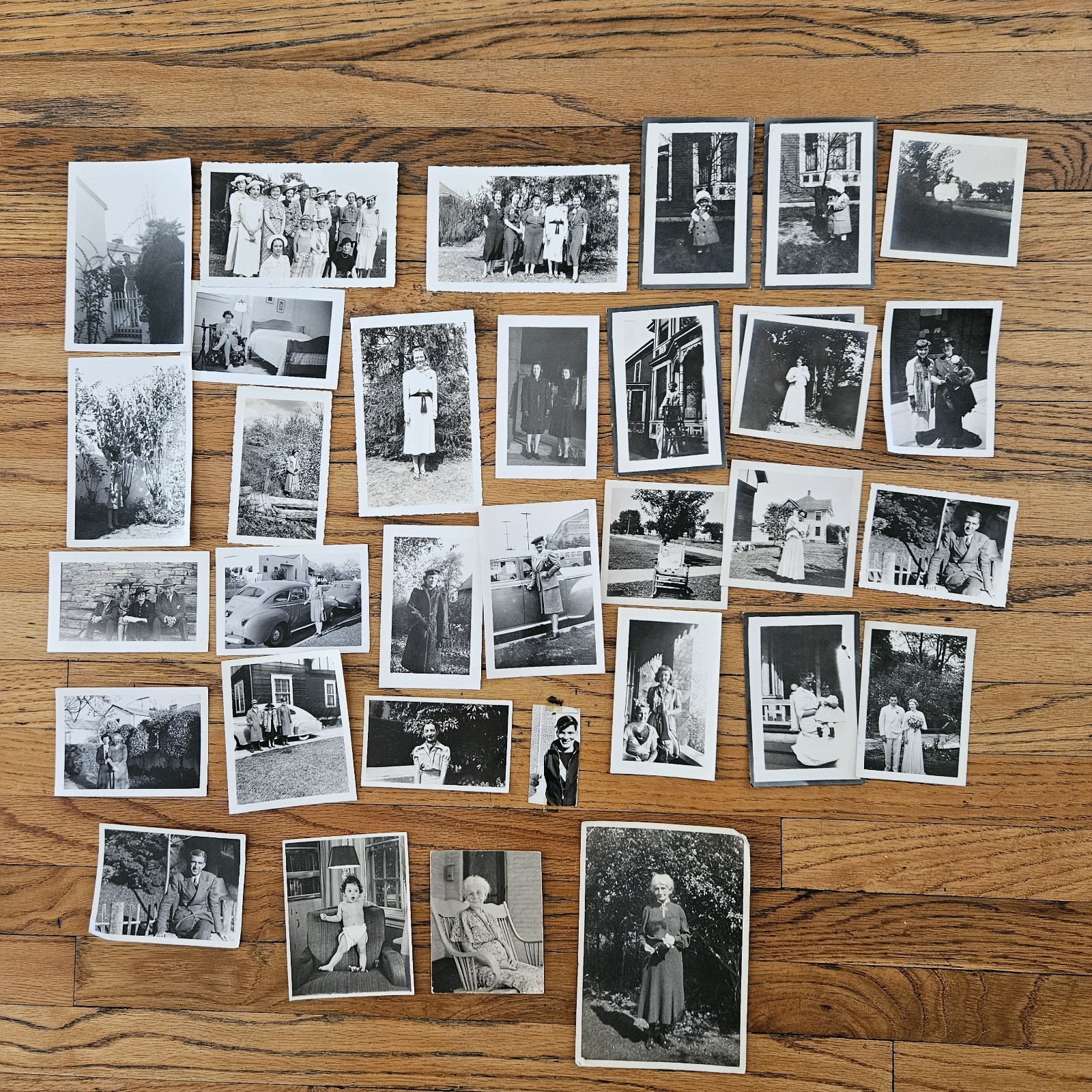 VINTAGE 1930-40\'S AMERICAN MID WESTERN FAMILY MEN & WOMEN, CHILDREN PHOTOS