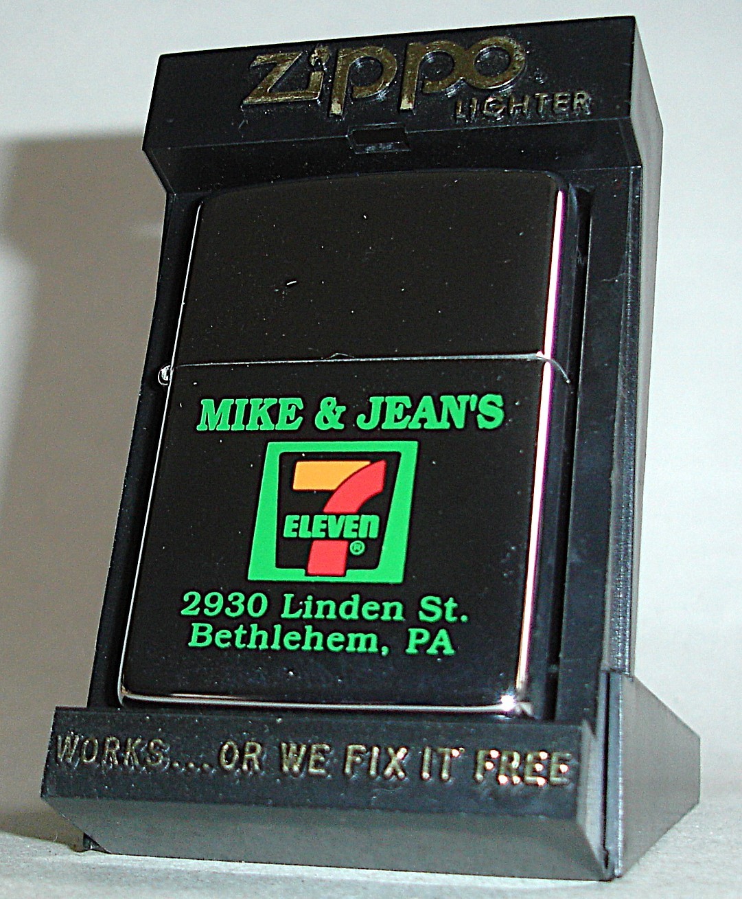 1994 *MIKE & JEAN\'S 7-11 Store Logo LINDEN ST SBETHLEHEM PA. Zippo HP New in BOX