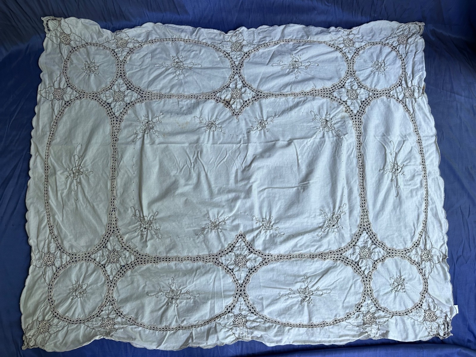 Chikazawa Vintage Hand-Embroidered Linen Tablecloth, Richelieu Cutwork, Needle Chikazawa Vintage Hand-Embroidered Linen Tablecloth, Richelieu Cutwork, Needle