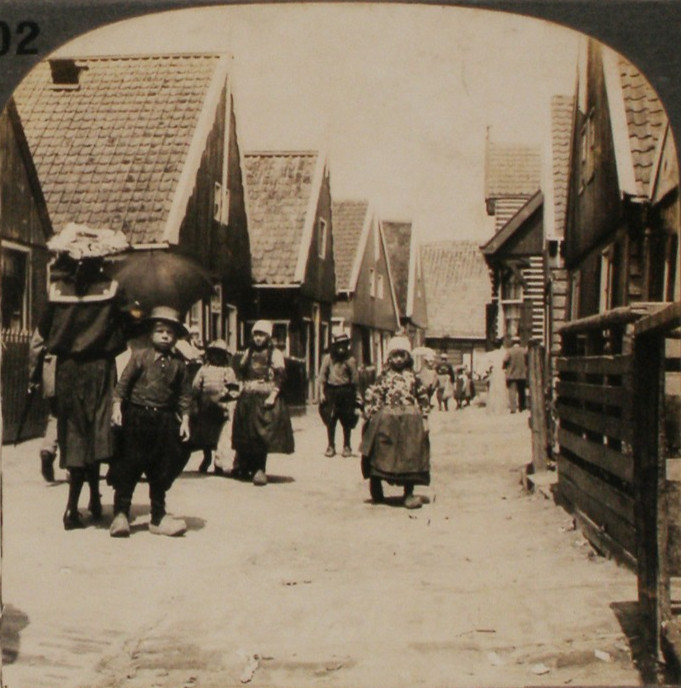 Keystone Stereoview Street in a Dutch Village, Holland 1910’s Education Set #402