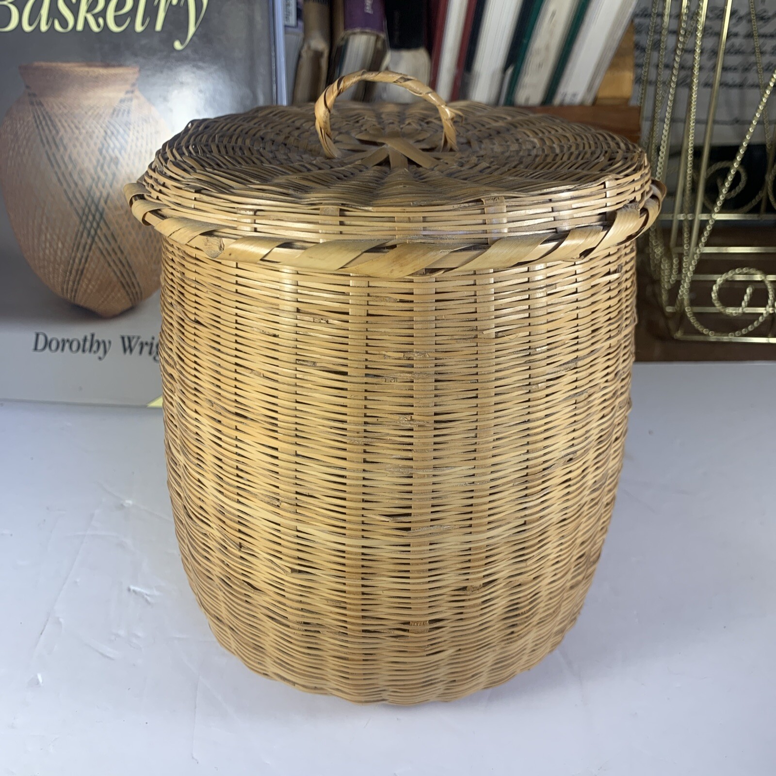 Vtg Finely Woven Storage Basket~Lidded~Honey Beige~7” Hi 6” Wide Vtg Finely Woven Storage Basket~Lidded~Honey Beige~7” Hi 6” Wide