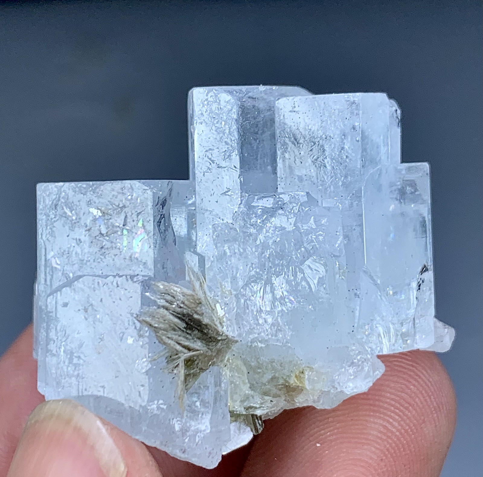 138 Cts Natural Aquamarine Crystal From Pakistan.