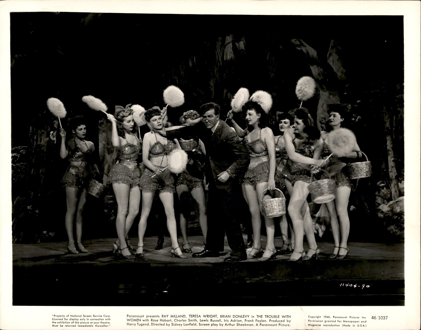 LMPE28 1946 Orig Photo RAY MILLAND & BURLESQUE DANCERS \
