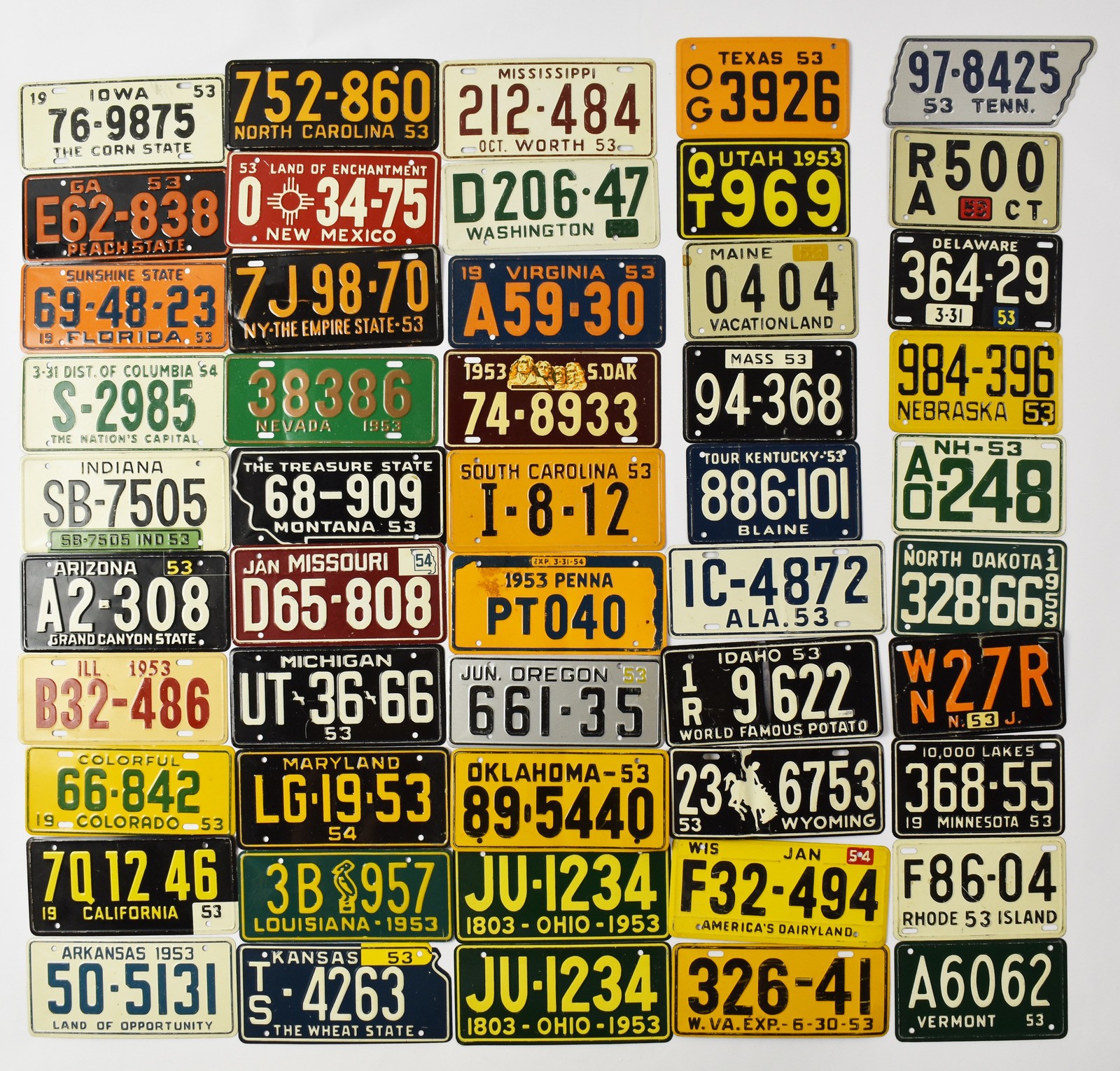Lot of 50 1953/54 General Mills Wheaties US Miniature License Plates