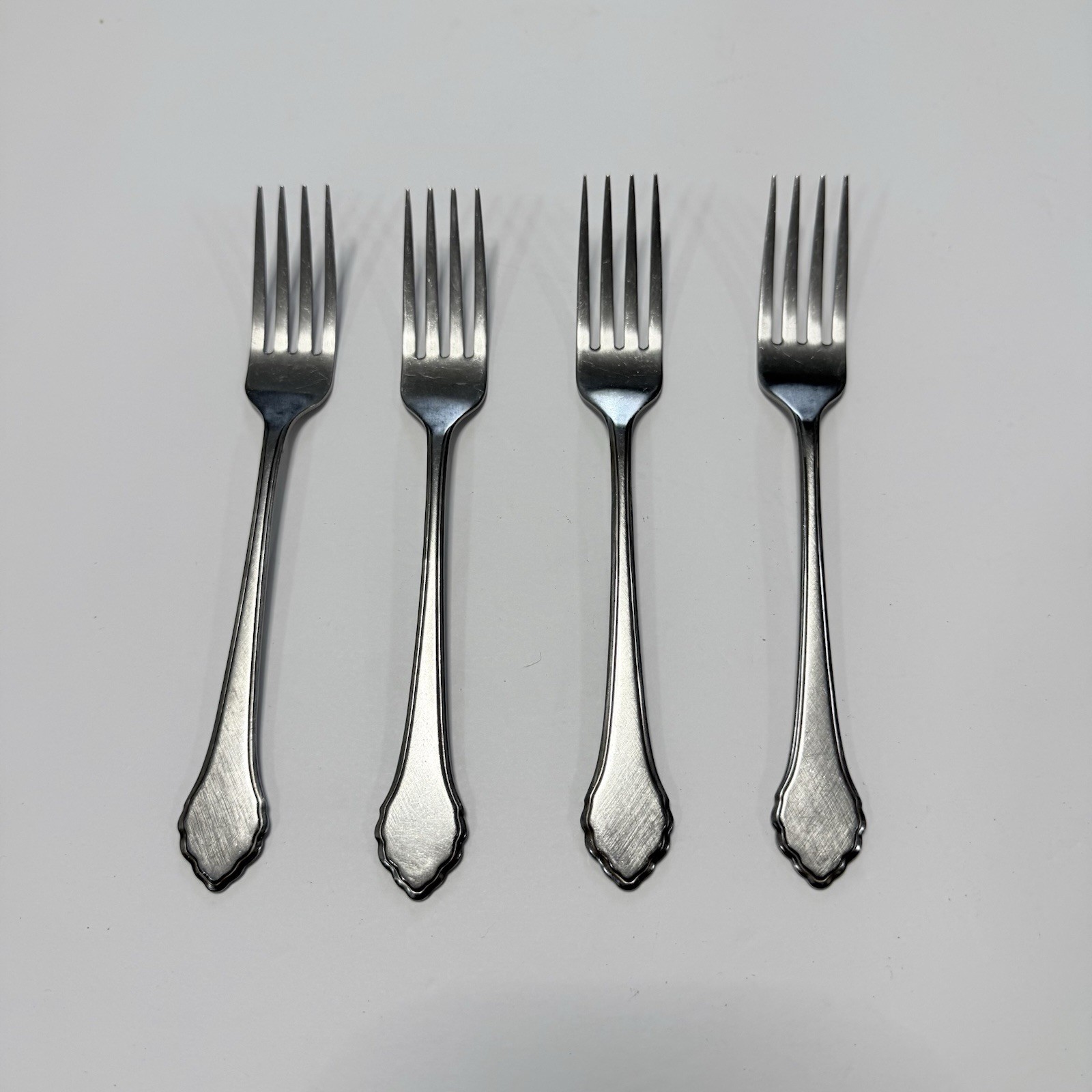 WM William Rogers Oneida Dinner Forks Set Of 4 WM William Rogers Oneida Dinner Forks Set Of 4