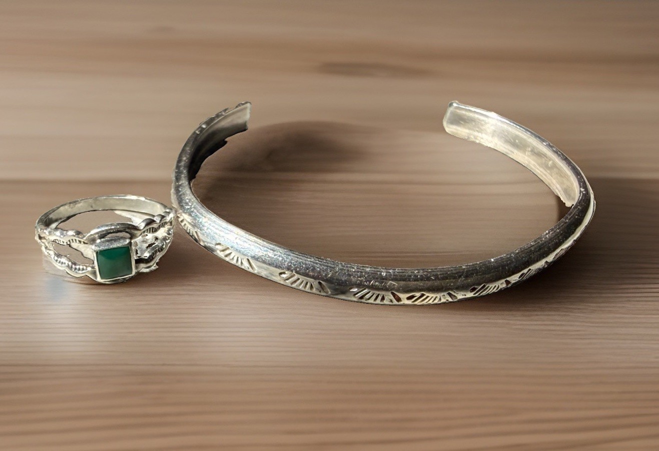 .925 Vintage Navajo child Sterling Silver Cuff Bracelet & green onyx child ring 