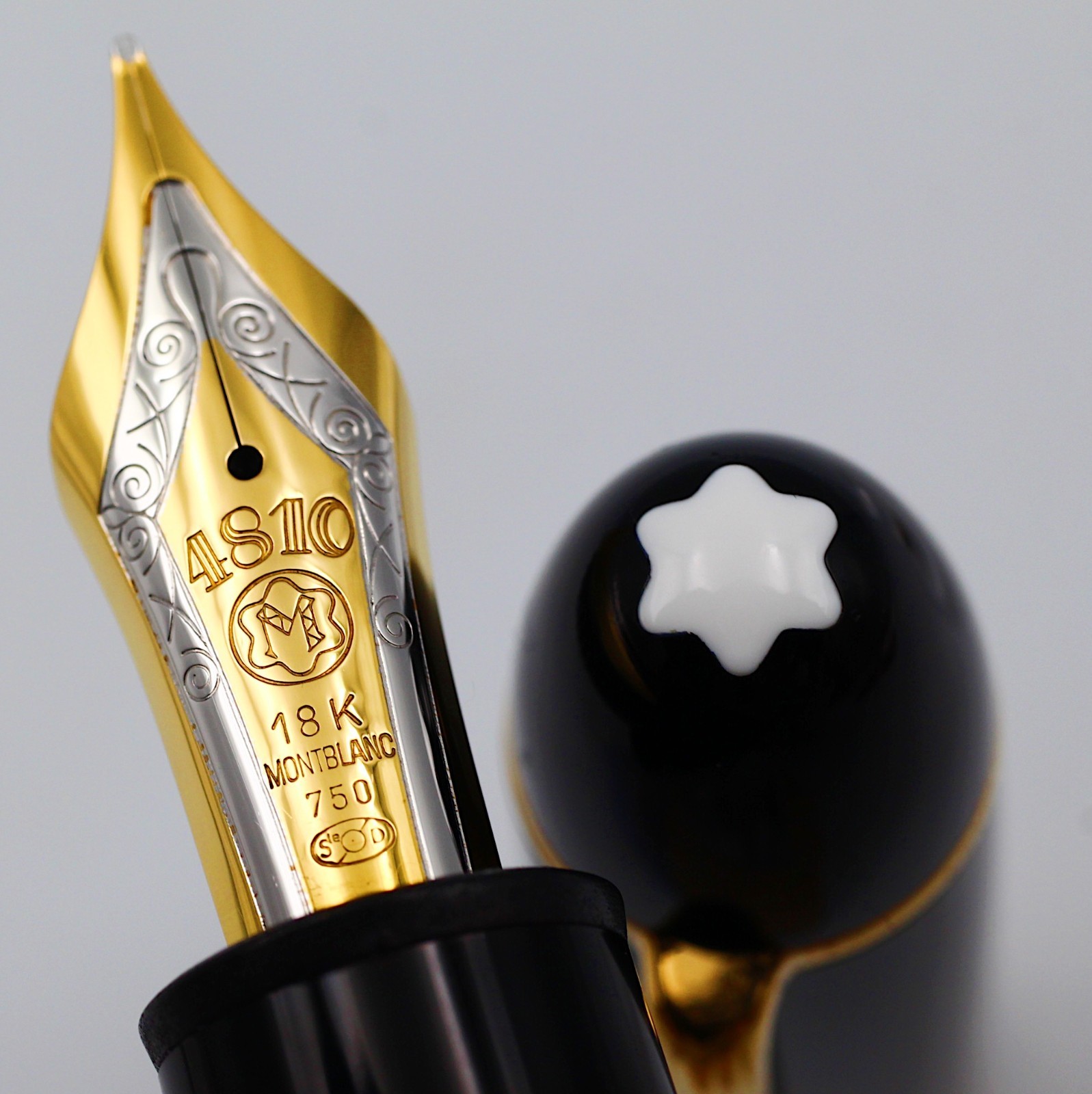 [Near mint] Montblanc Meisterstuck 149 Pix  18K  Black & Gold Fountain Pen M Nib