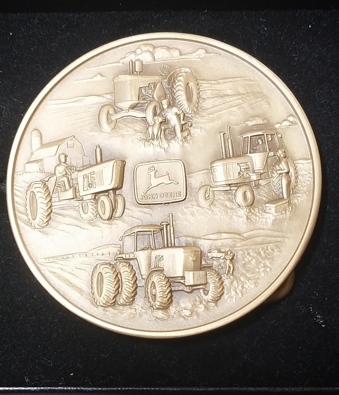 Vintage 1982 Solid Brass John Deere Tractors Belt Buckle #4704/5000 Made. New Vintage 1982 Solid Brass John Deere Tractors Belt Buckle #4704/5000 Made. New
