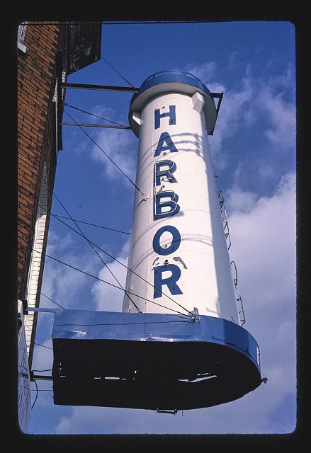 Photo:Buffalo New York 1950s Harbor Inn Sign Water Tower