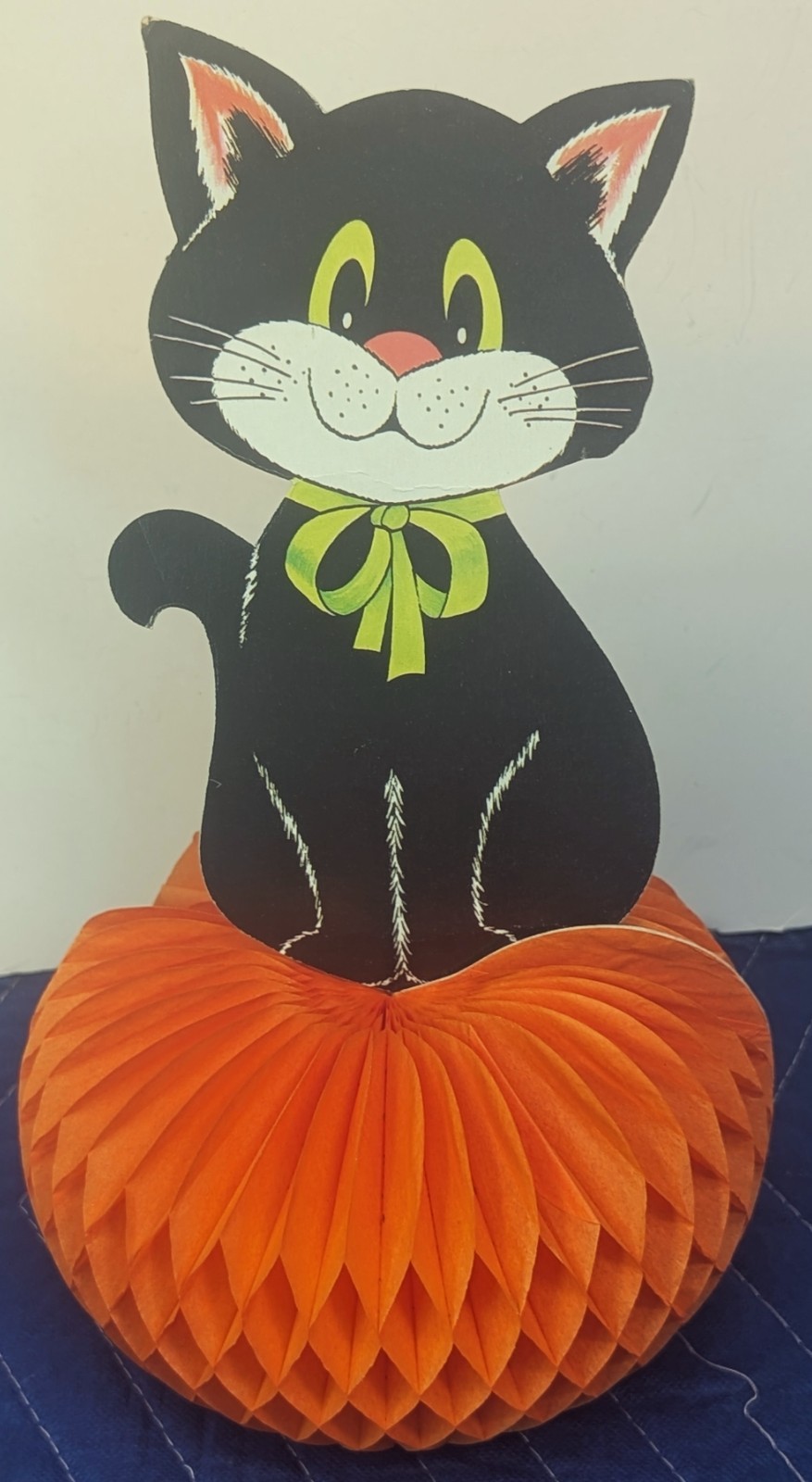Vintage BLACK CAT CENTERPIECE CARDSTOCK with PAPER HONEYCOMB PUMPKIN HALLOWEEN