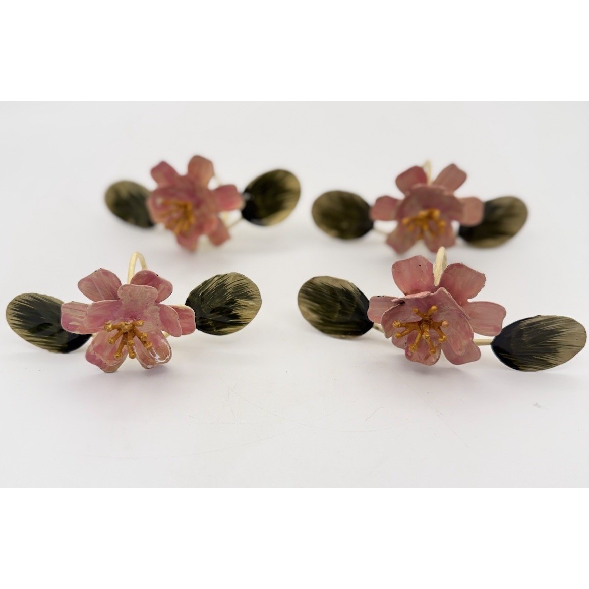 Vtg Handpainted Toleware Floral Napkin Rings Set Of 4 Cottage Core Shabby #5615 Vtg Handpainted Toleware Floral Napkin Rings Set Of 4 Cottage Core Shabby #5615