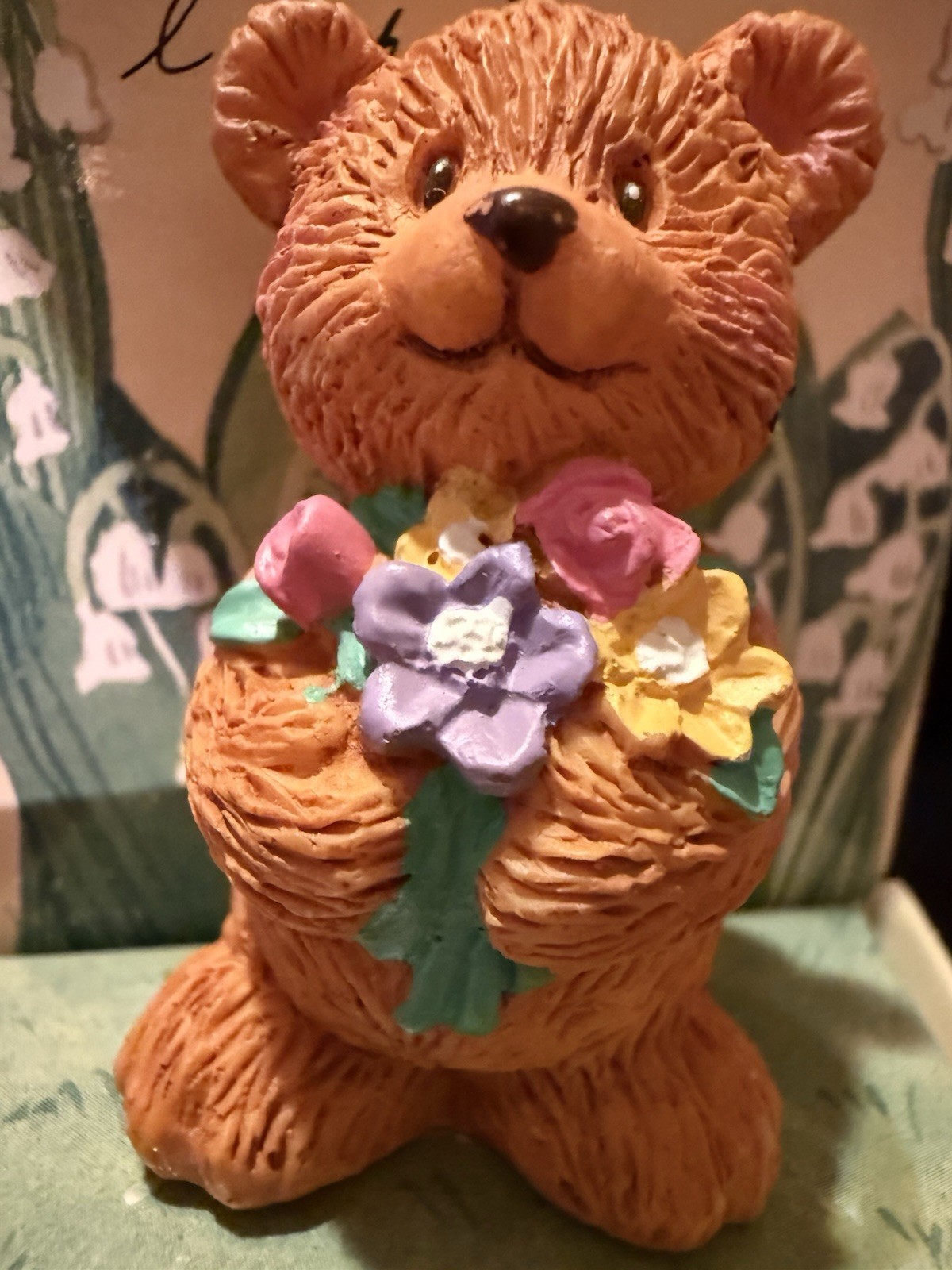 Vintage Russ Berrie Teddy Bear Figurine #14069 “I Appreciate You” Flowers Box 2”