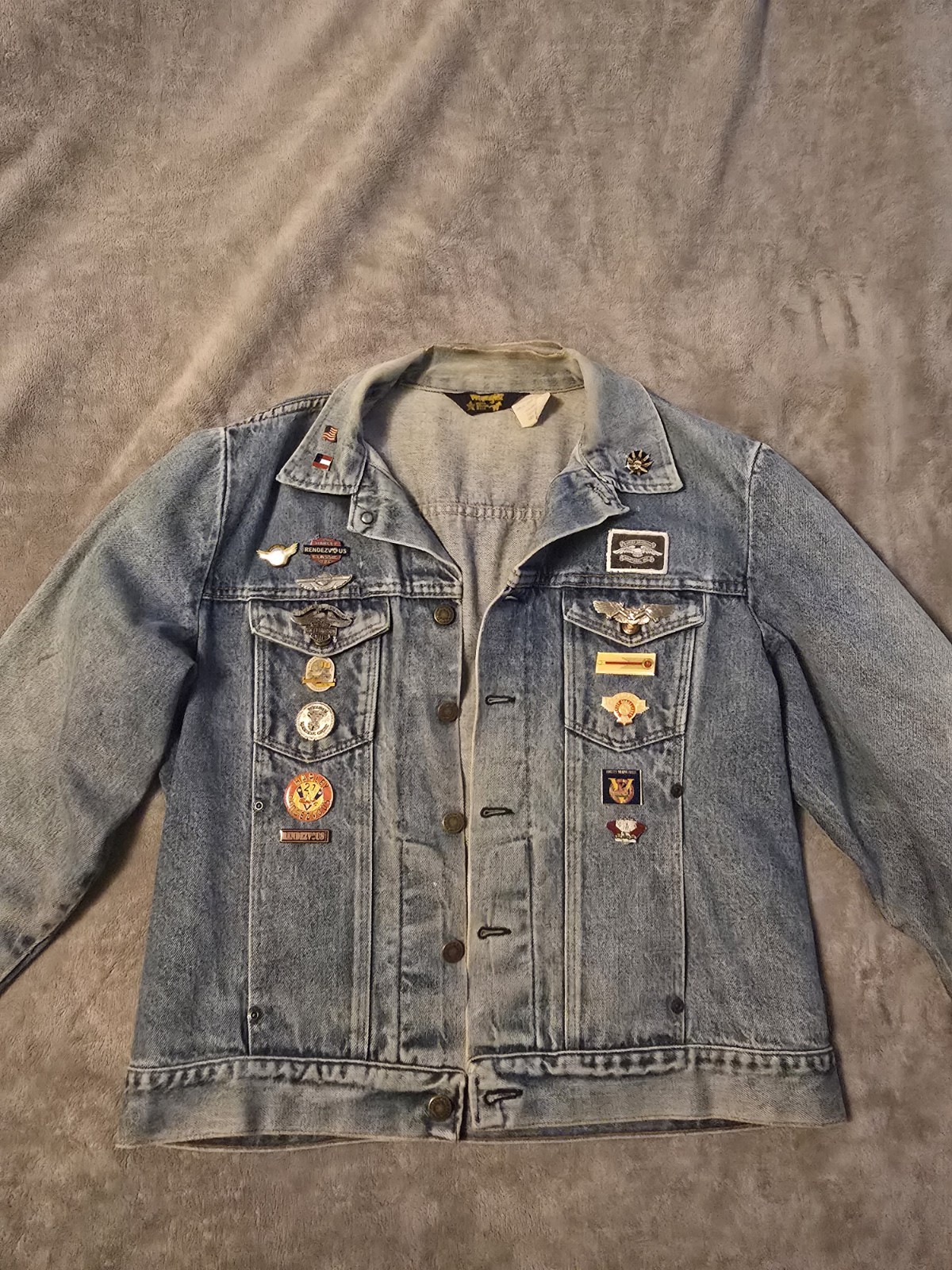 Vintage Wrangler Harley-Davidson Denim Jacket w/ Rendezvous Pins & Patches Vintage Wrangler Harley-Davidson Denim Jacket w/ Rendezvous Pins & Patches