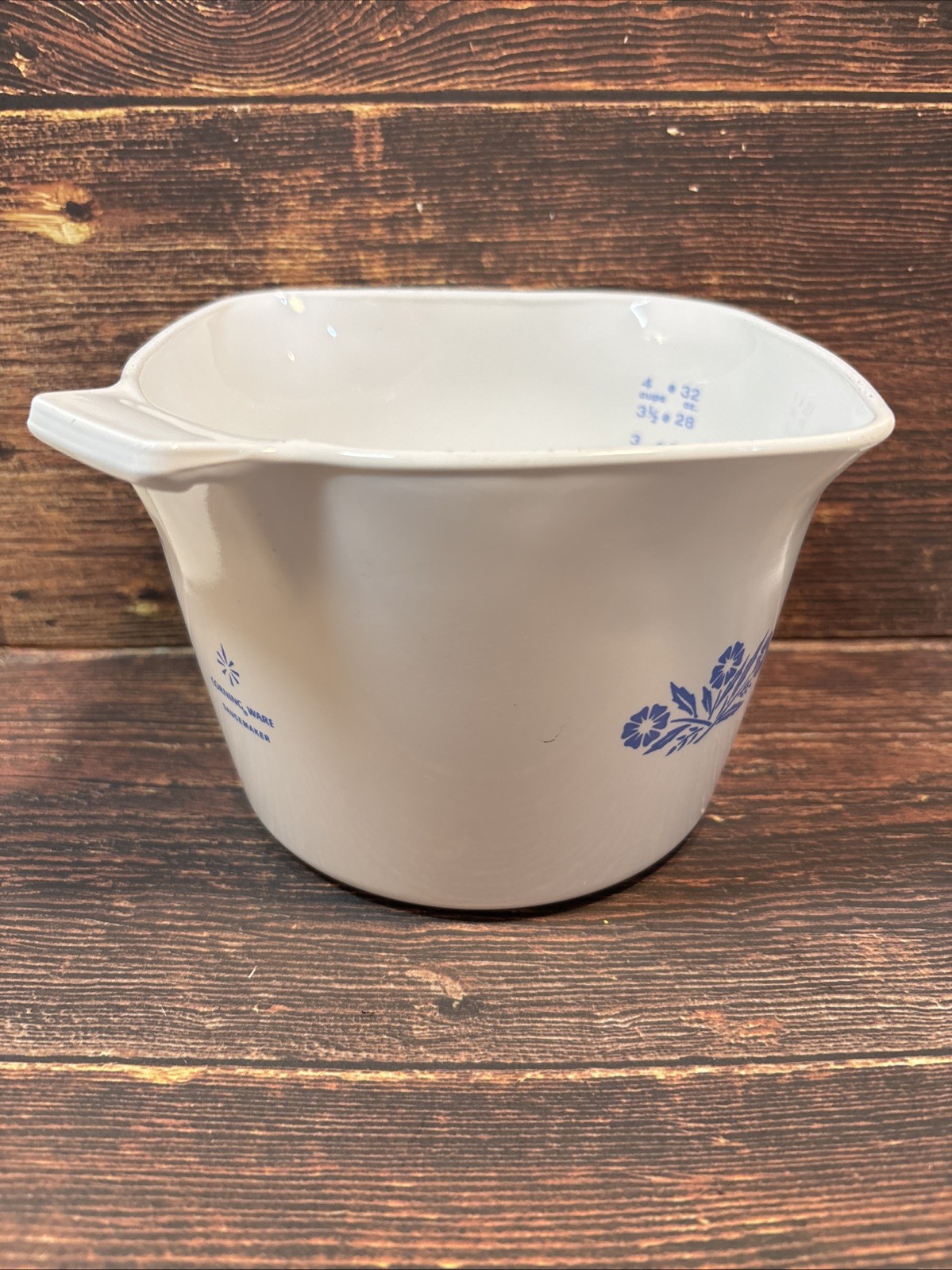 Corning Ware Blue Cornflower Sauce Maker 32oz 4 Cups Measuring Cup Spout No Lid