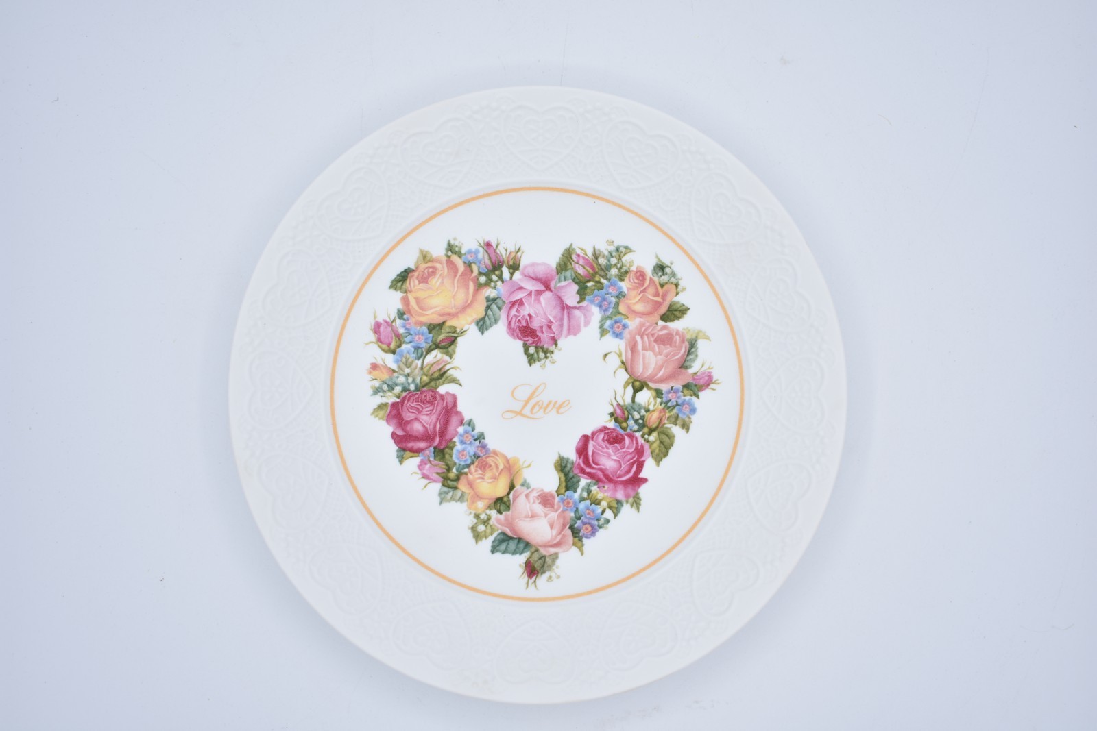 AVON A Bouquet of Love 1987 Vintage Porcelain Floral Heart Plate 5\