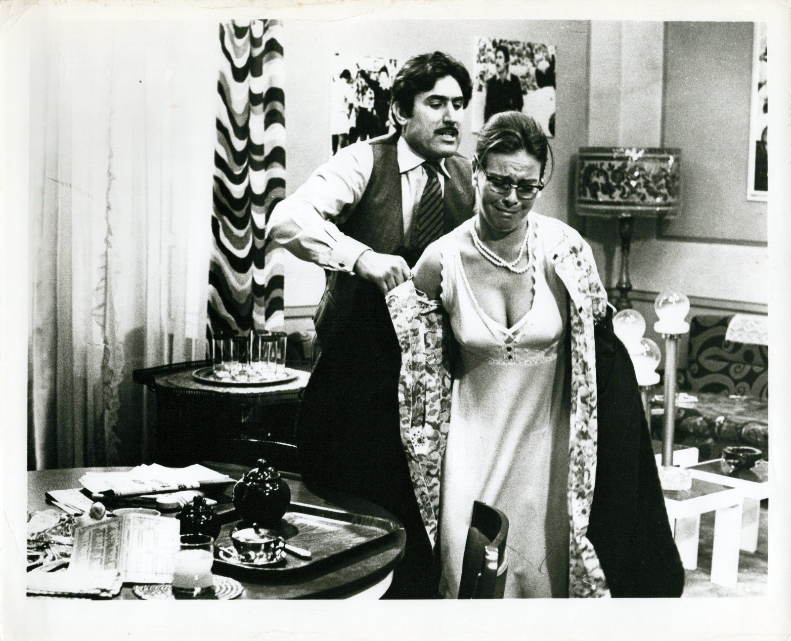 Unknown Actors from movie scene (1970s) ❤️ Vintage Hollywood Photo 1213K