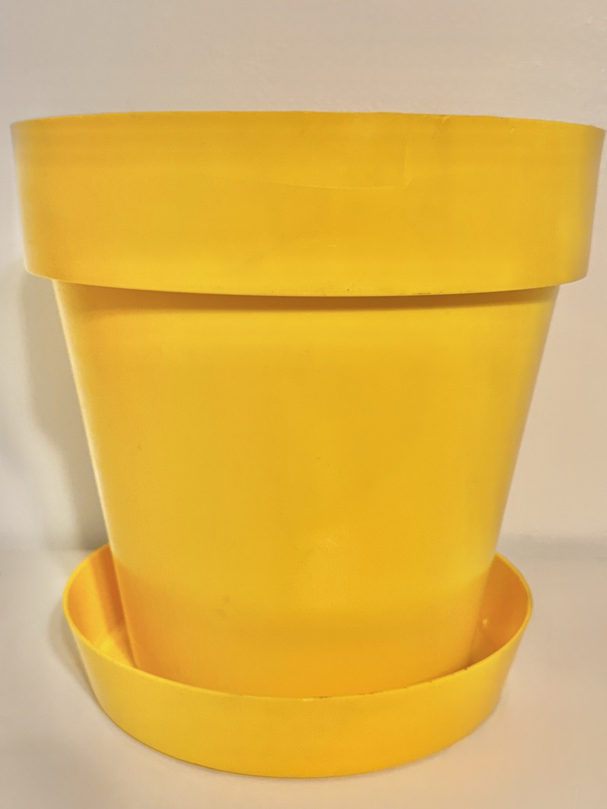 VTG Retro 70s Butter Yellow Plastic Planter Pot w Drip Tray RARE MCM XL 10.25 In