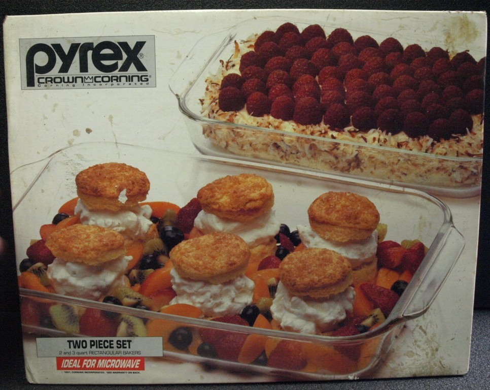 VINTAGE 2 PC PYREX BAKING DISHES STILL IN BOX UNOPENED