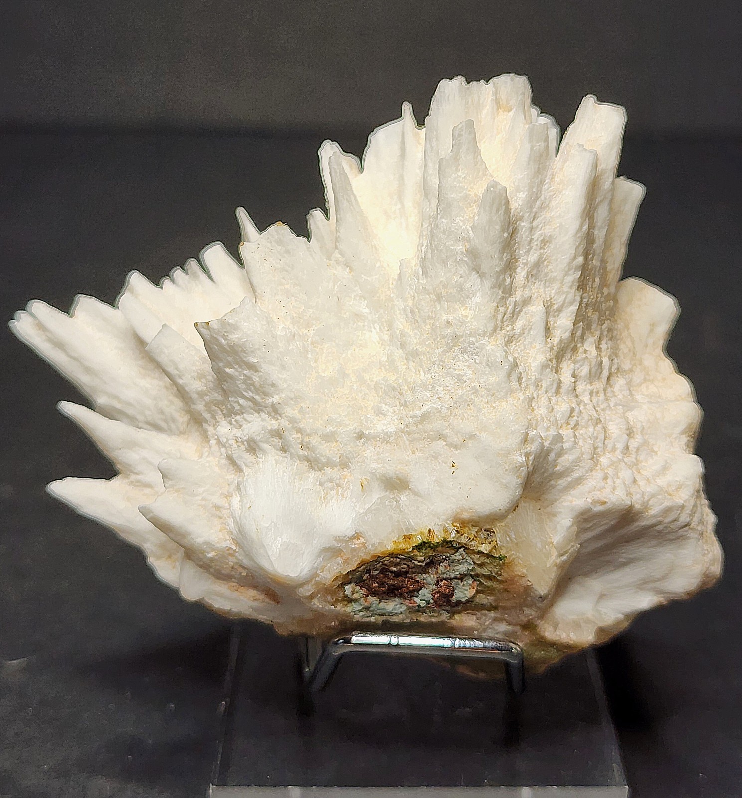 Highly Dramatic Spiked Mordenite & Scolecite Cluster – Maharashtra, India