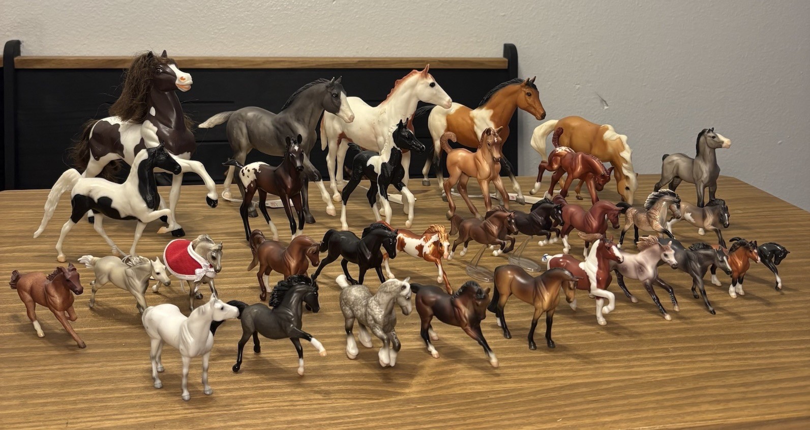 Breyer Horse Lot of 32 Classic Stablemates Little Bits Mixed Breeds Figures