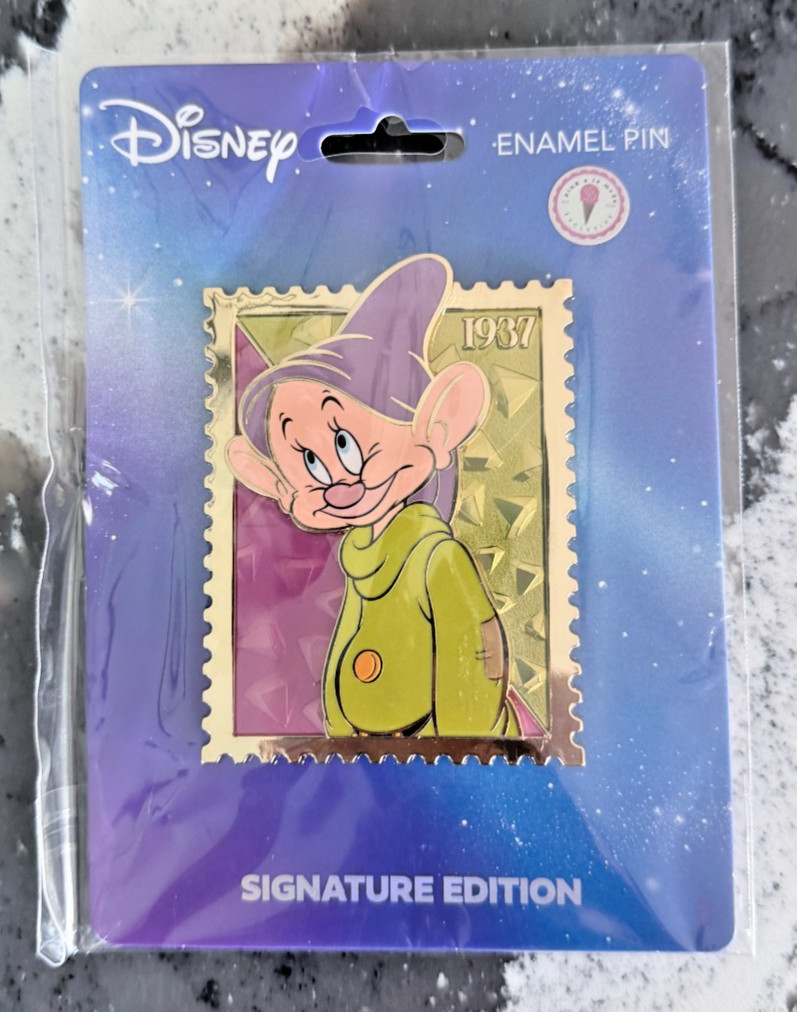 Dopey Pink a La Mode (PALM) Royal Stamp Jumbo Pin LE 400 - CONFIRMED Dopey Pink a La Mode (PALM) Royal Stamp Jumbo Pin LE 400 - CONFIRMED