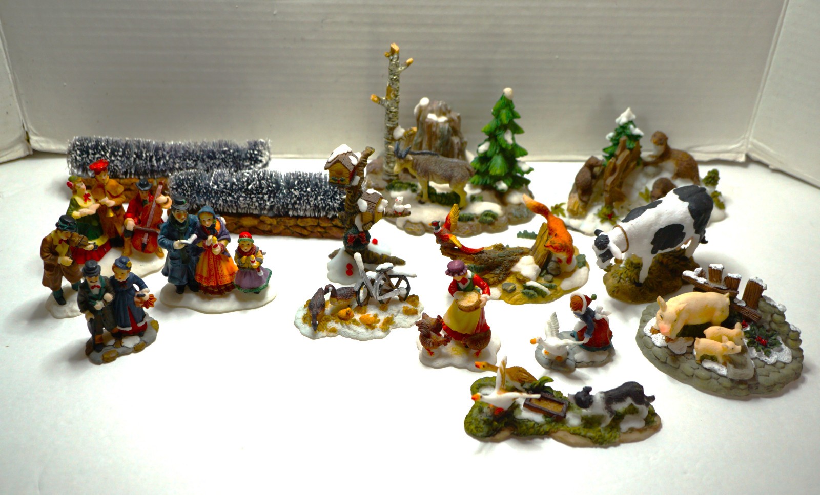 16 Piece Lot O\'Well Christmas Village Figurines