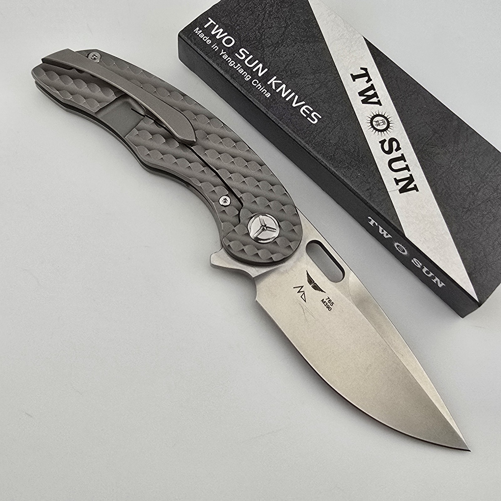 TwoSun TS177 Maverick Folding Knife Drop Point M390 Milled Titanium Frame Lock