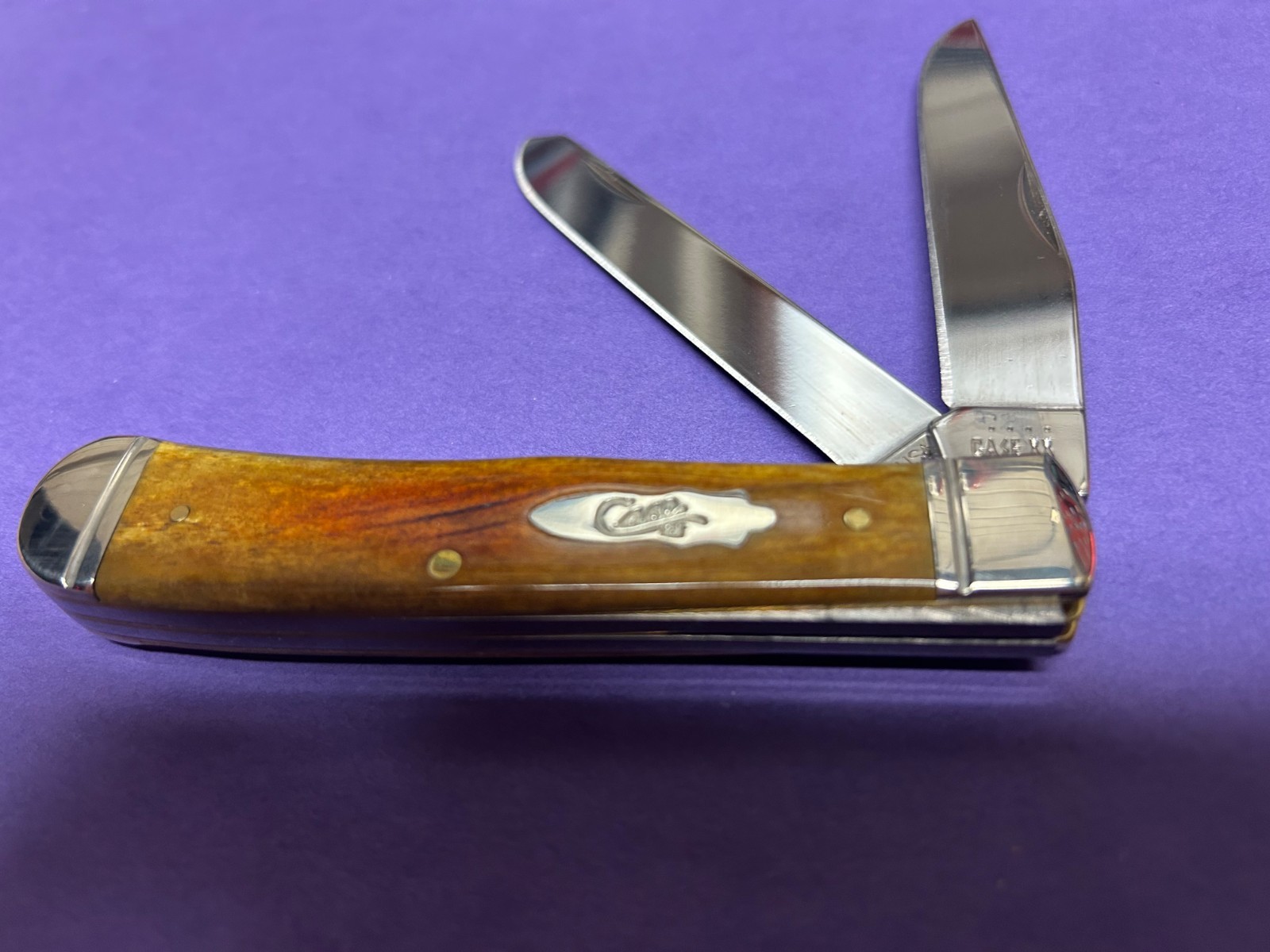 MINT IN ORIGINAL BOX 2022 CASE XX ANTIQUE SMOOTH BONE FLUTED TRAPPER 6254SS