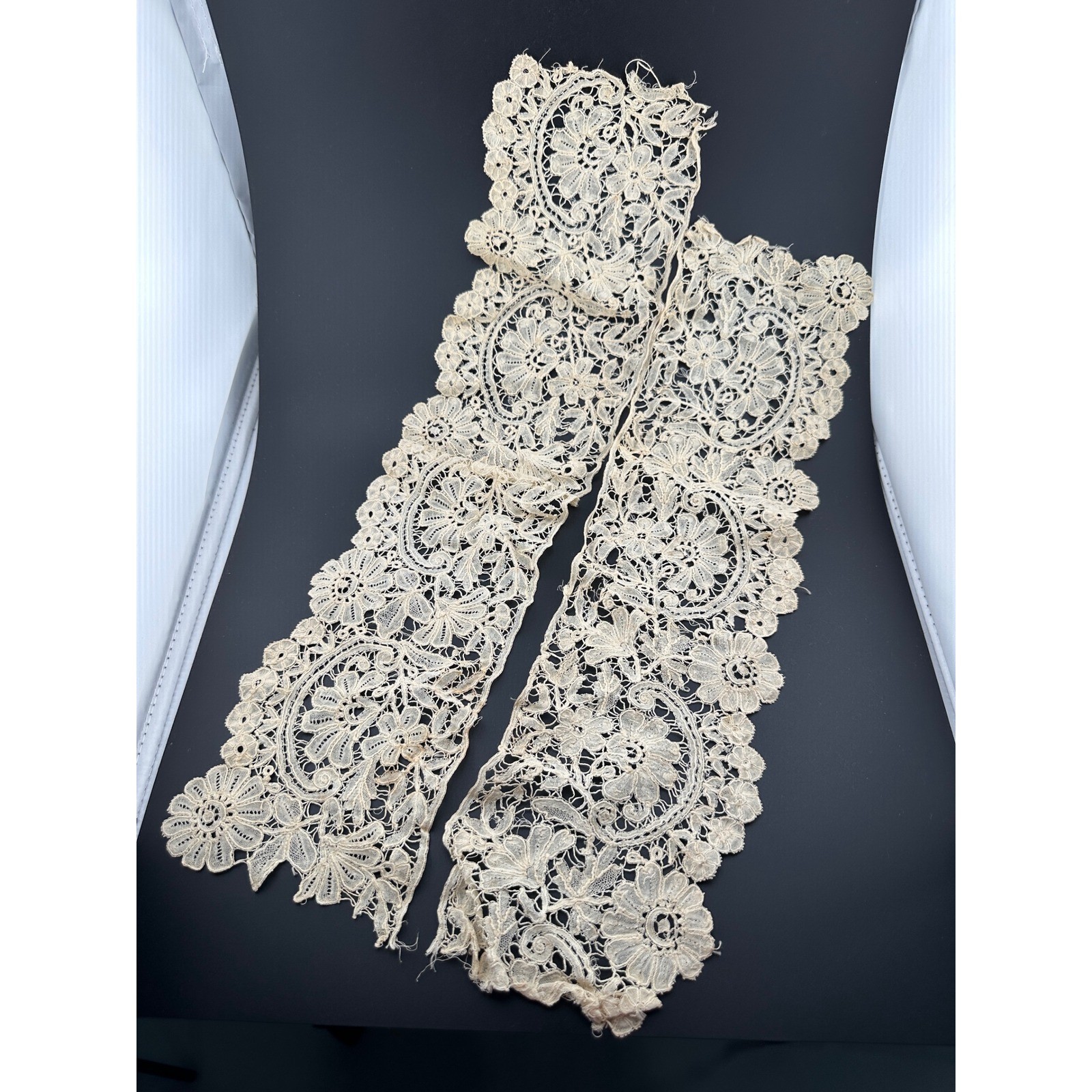 Antique Brussels Duchesse Lace Trim Bobbin Lace Floral Textile Fragment 19in