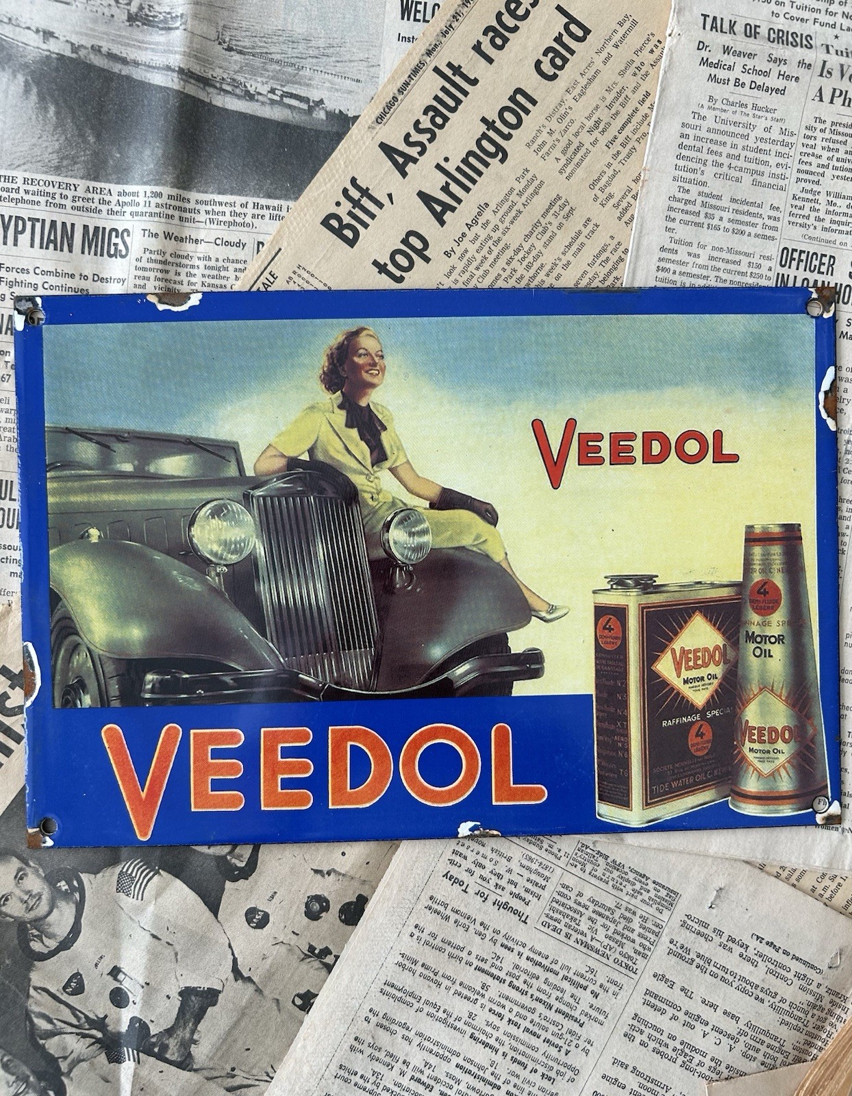 VINTAGE VEEDOL MOTOR OIL ADVERTISING 8X12 INCHES PORCELAIN ENAMEL SIGN