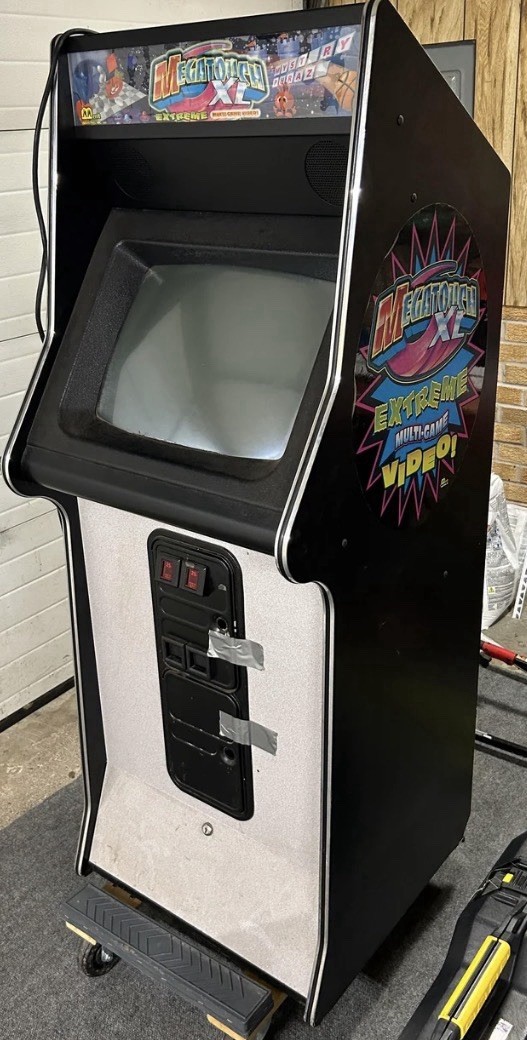 MERIT G21-100-001 MEGATOUCH VIDEO Touchscreen Arcade Cabinet 