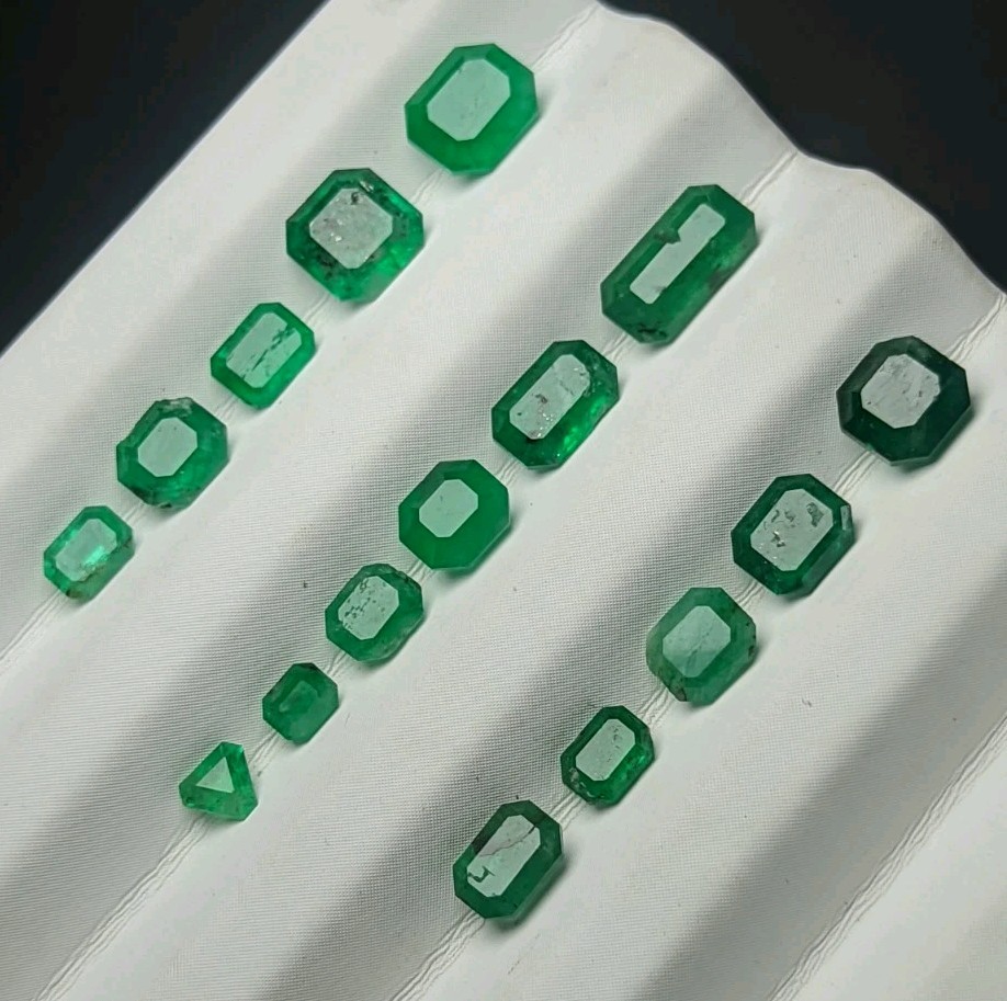 7.5 Cts Elegant Natural Emerald Loose Gemstones Lot - Nice Color - Geometric Cut